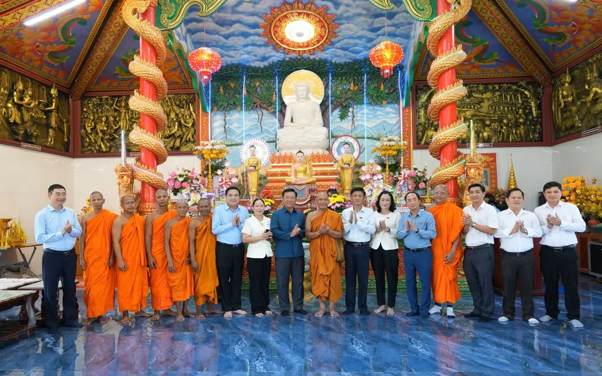 Đồng bào Khmer tại Cà Mau rộn ràng đón Tết Chôl Chnăm Thmây. Ảnh: TTXVN