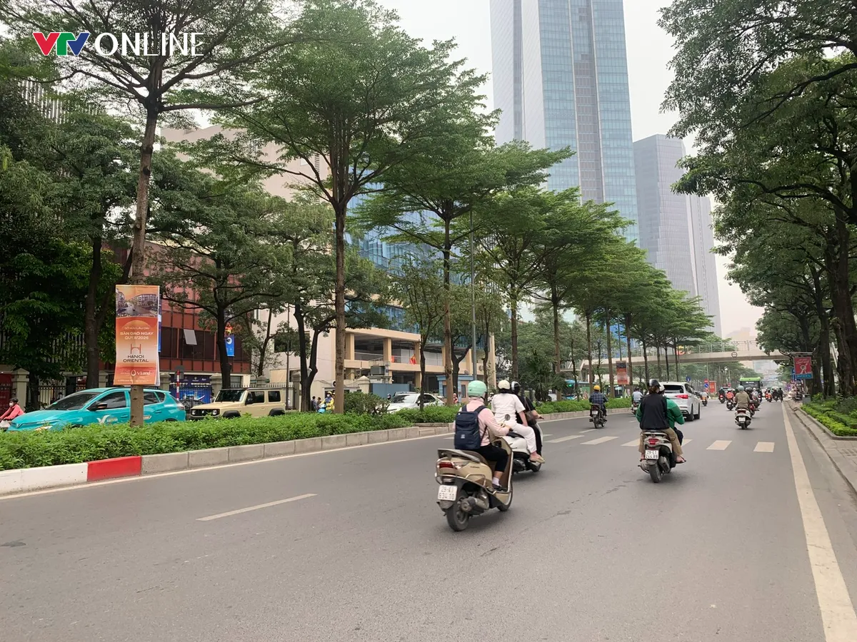 H&agrave; Nội: T&agrave;i xế xe Mercedes G63 rời khỏi hiện trường sau khi g&acirc;y tai nạn khiến 1 người tử vong - Ảnh 1.