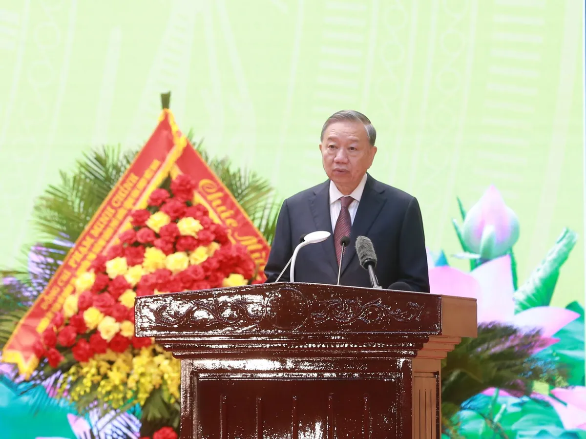 Tổng B&iacute; thư, Chủ tịch nước T&ocirc; L&acirc;m dự Lễ đ&oacute;n nhận danh hiệu Anh h&ugrave;ng Lực lượng vũ trang nh&acirc;n d&acirc;n của Qu&acirc;n khu 3 - Ảnh 2.