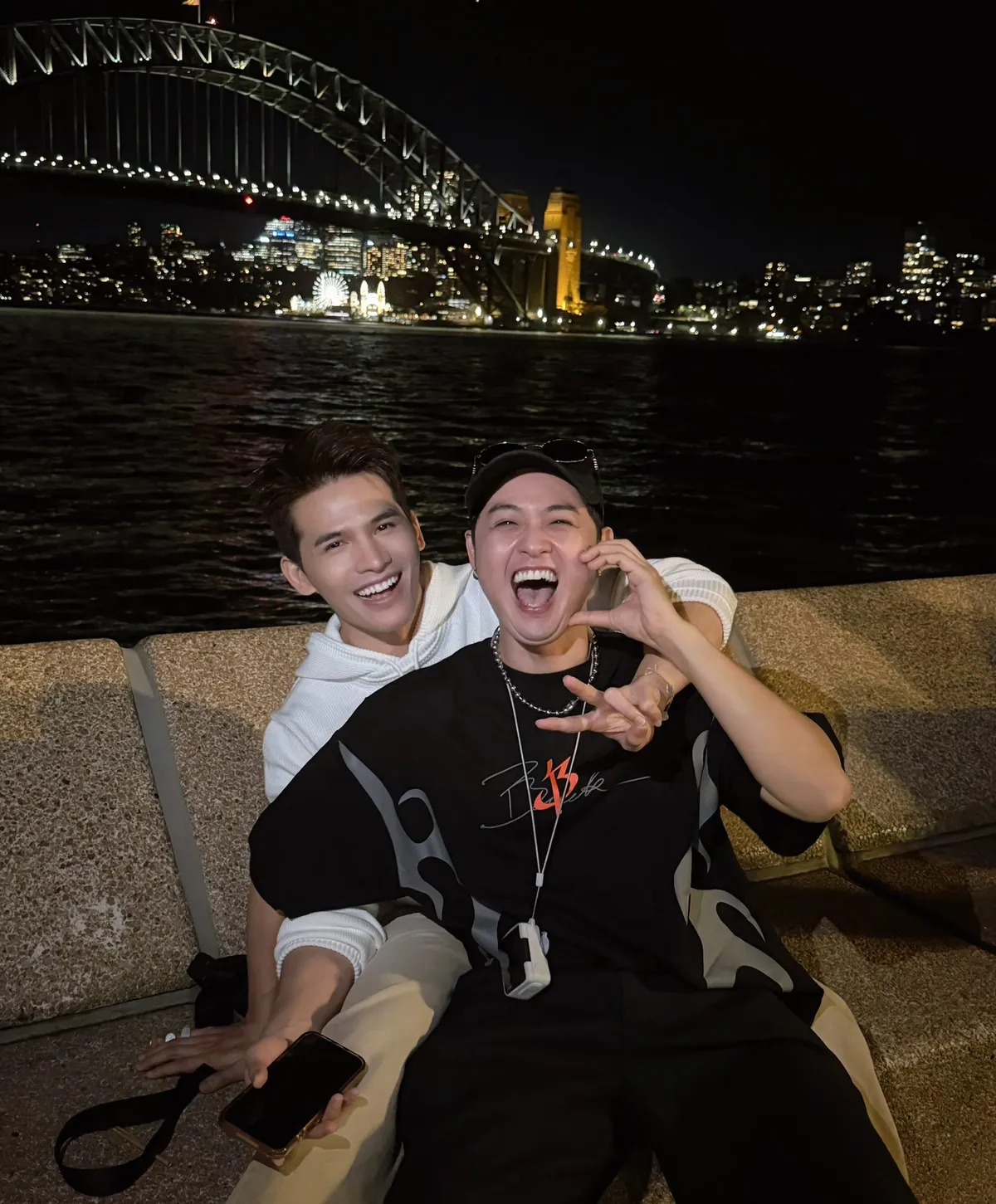 Điểm tin sao Việt: Quốc Thi&ecirc;n đ&oacute;n tuổi mới ở &Uacute;c - Ảnh 1.