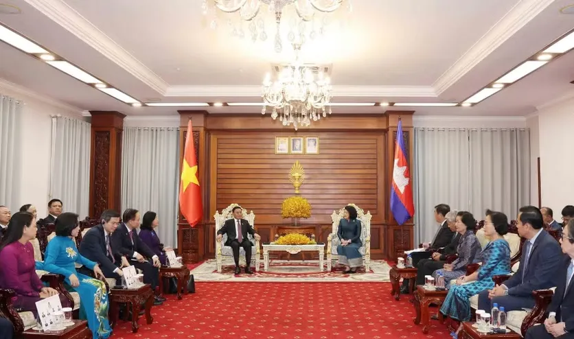 Việt Nam lu&ocirc;n d&agrave;nh ưu ti&ecirc;n cao cho mối quan hệ hữu nghị với Campuchia - Ảnh 1.