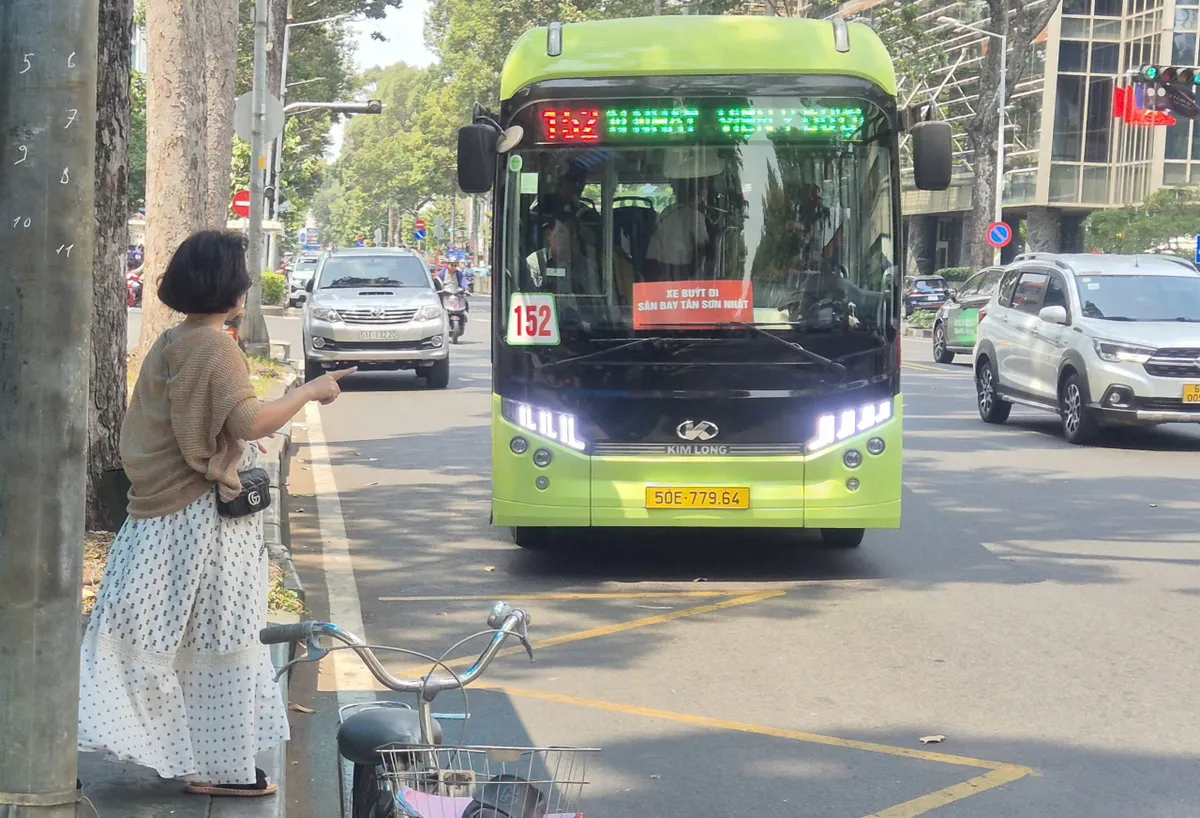 'Miễn v&eacute; xe bu&yacute;t chỉ l&agrave; điều kiện cần' - Ảnh 1.