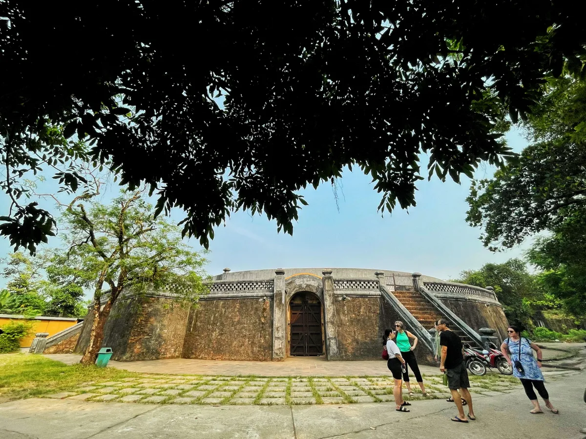 Hổ Quyền - đấu trường voi hổ v&agrave; dấu ấn quyền lực triều Nguyễn- Ảnh 1.