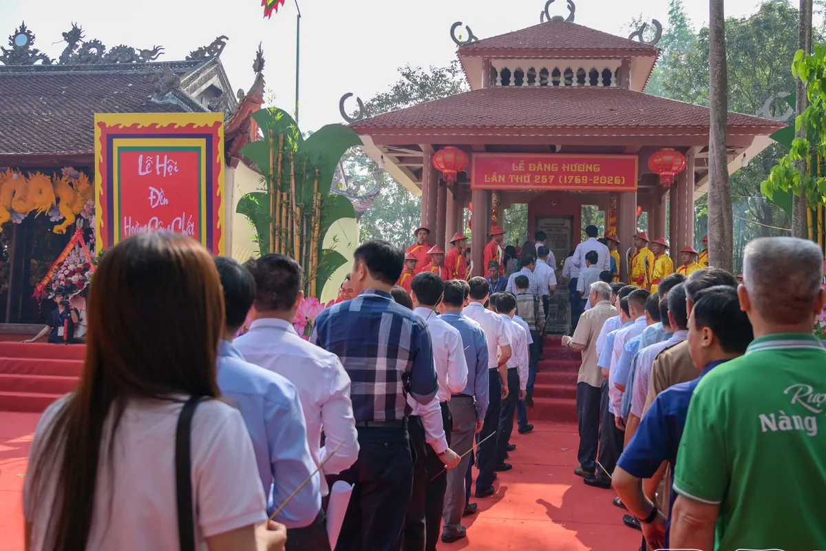 Điện Biên: Đặc sắc lễ hội Đền Hoàng Công Chất - Ảnh 2.