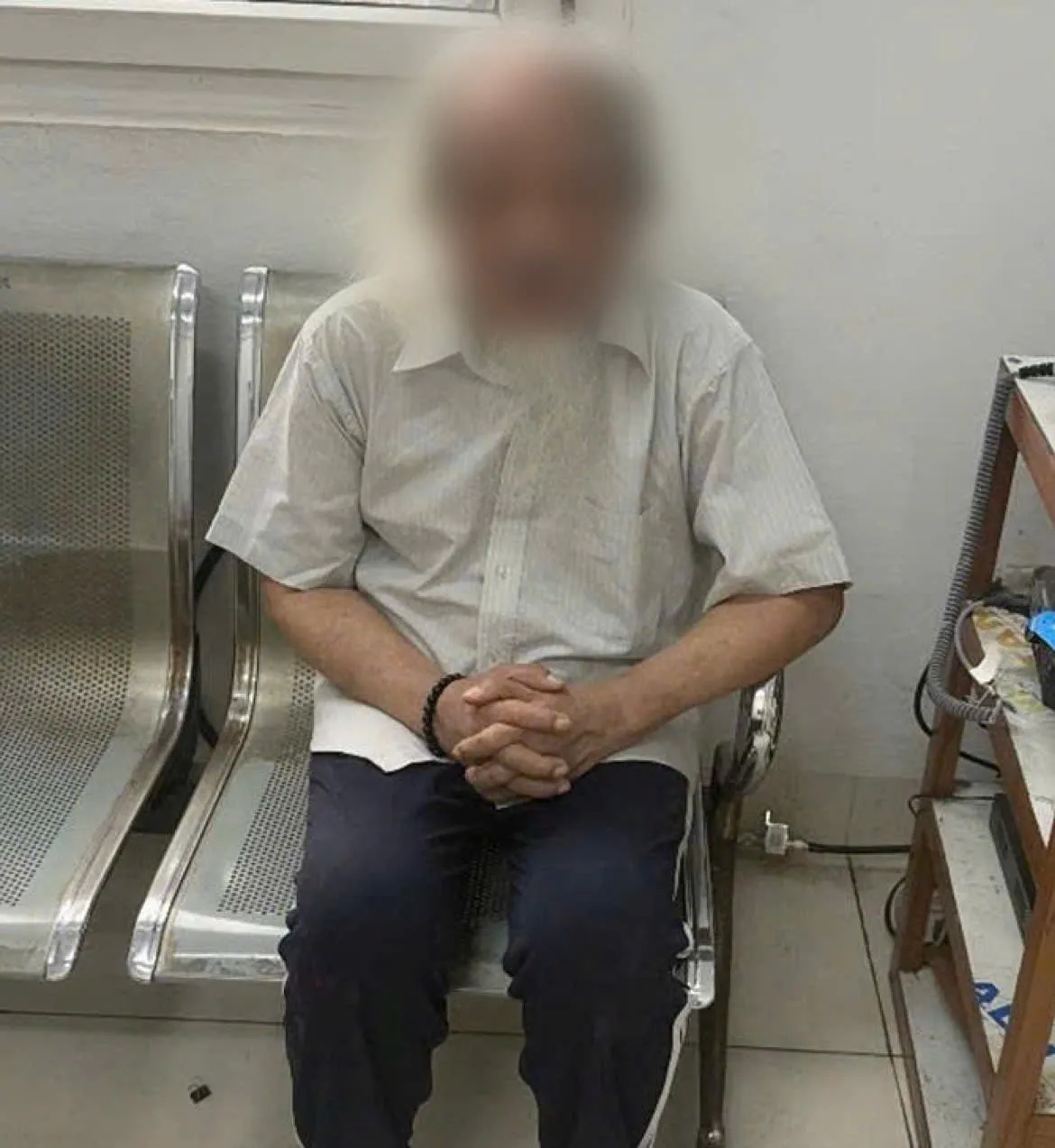 B&eacute; trai 10 tuổi lạc đường được c&ocirc;ng an hỗ trợ kịp thời  - Ảnh 2.