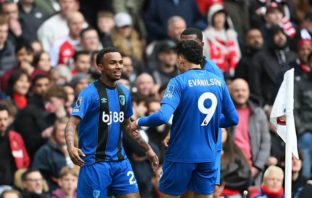 Arsenal thua sốc Bournemouth, cuộc đua v&ocirc; địch Ngoại hạng Anh th&ecirc;m căng thẳng- Ảnh 1.