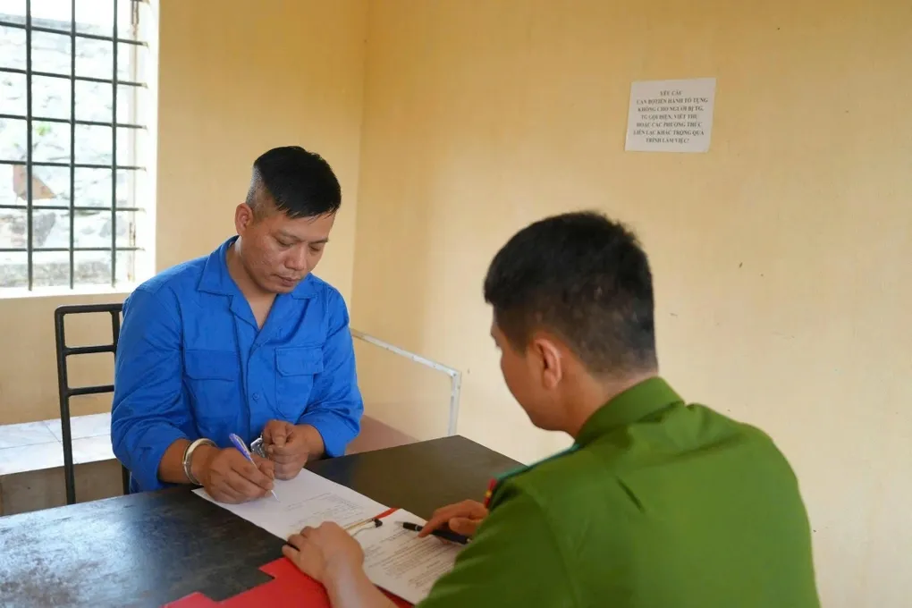 Bắt khẩn cấp đối tượng ph&oacute;ng hỏa đốt nh&agrave; h&agrave;ng, truy s&aacute;t vợ cũ tại L&agrave;o Cai- Ảnh 1.