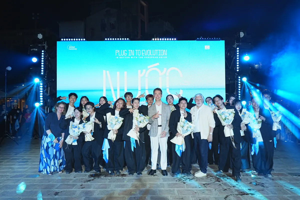 Từ vũ đạo &ldquo;Nước&rdquo;, EU v&agrave; giới trẻ Việt Nam lan tỏa th&ocirc;ng điệp xanh - Ảnh 11.