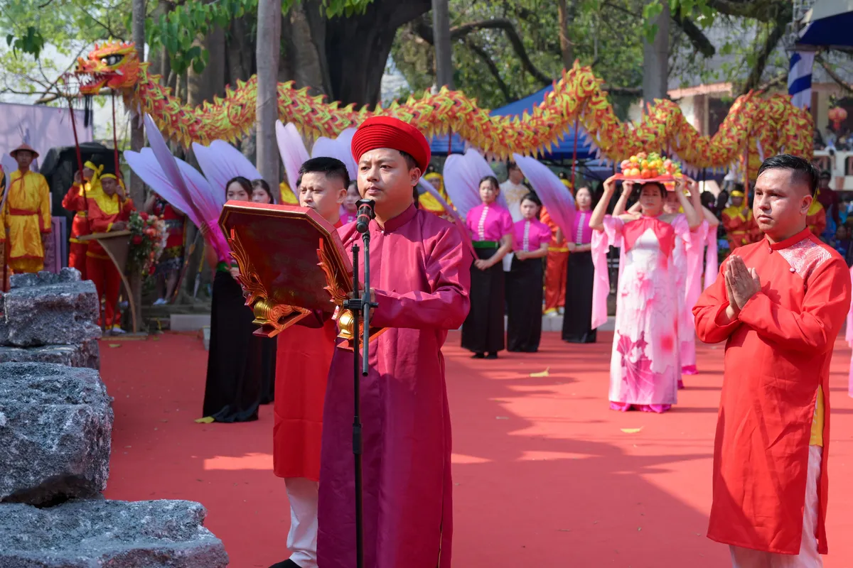 Điện Biên: Đặc sắc lễ hội Đền Hoàng Công Chất - Ảnh 4.