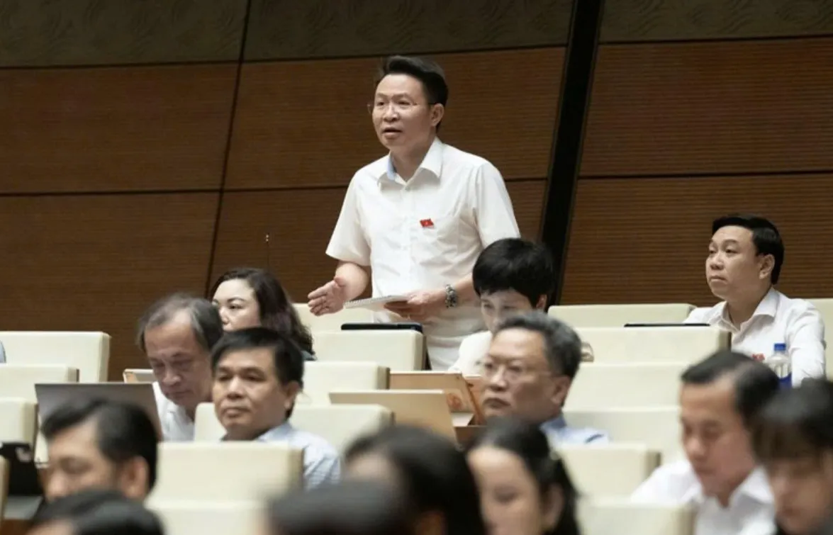 Đề xuất bỏ quy định bắt  buộc c&ocirc;ng chứng giao dịch bất động sản- Ảnh 1.