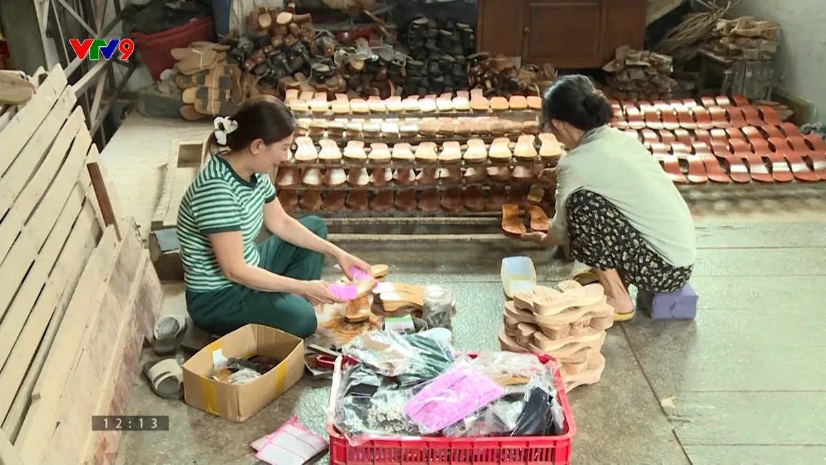 Làng nghề guốc gỗ, trăm năm giữ lại nét đẹp phụ nữ Nam bộ xưa