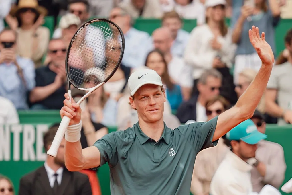 Jannik Sinner v&agrave;o chung kết Monte-Carlo, nối d&agrave;i chuỗi thắng ấn tượng- Ảnh 1.