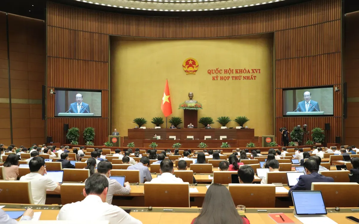 Quốc hội thảo luận nhiều dự &aacute;n luật quan trọng, th&uacute;c đẩy cải c&aacute;ch thủ tục h&agrave;nh ch&iacute;nh- Ảnh 1.