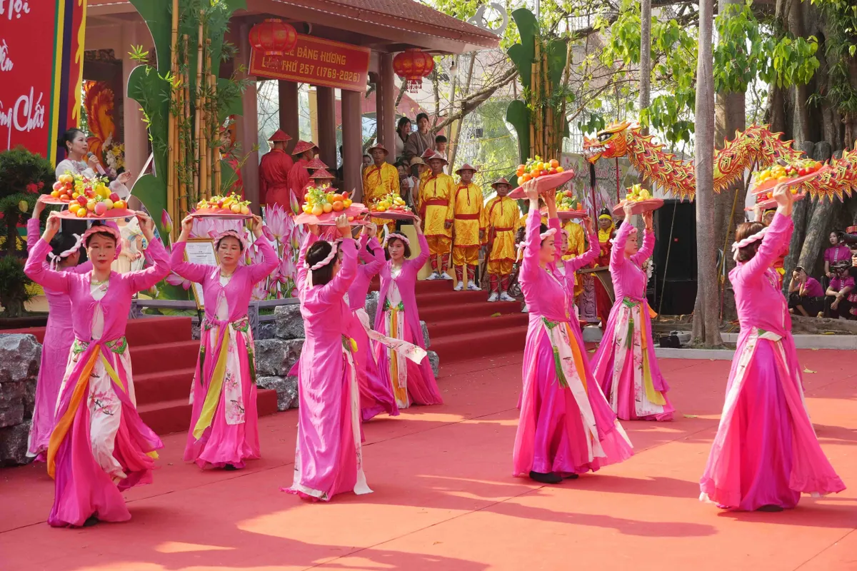 Điện Biên: Đặc sắc lễ hội Đền Hoàng Công Chất - Ảnh 6.