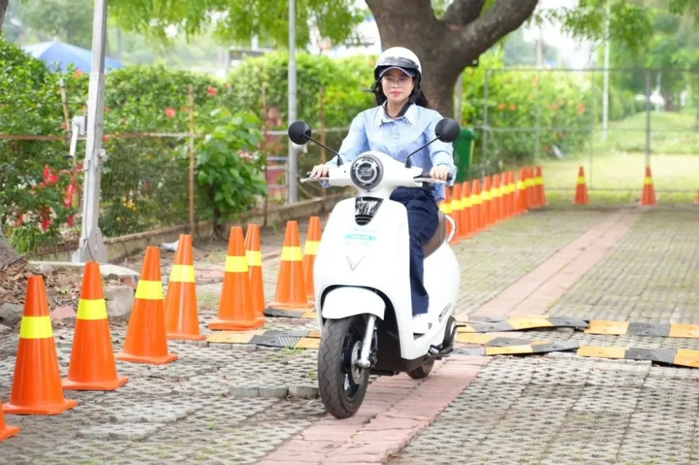 Những thói quen khiến pin xe điện nhanh xuống cấp trong mùa nắng nóng- Ảnh 1. Những thói quen khiến pin xe điện nhanh xuống cấp trong mùa nắng nóng- Ảnh 1.