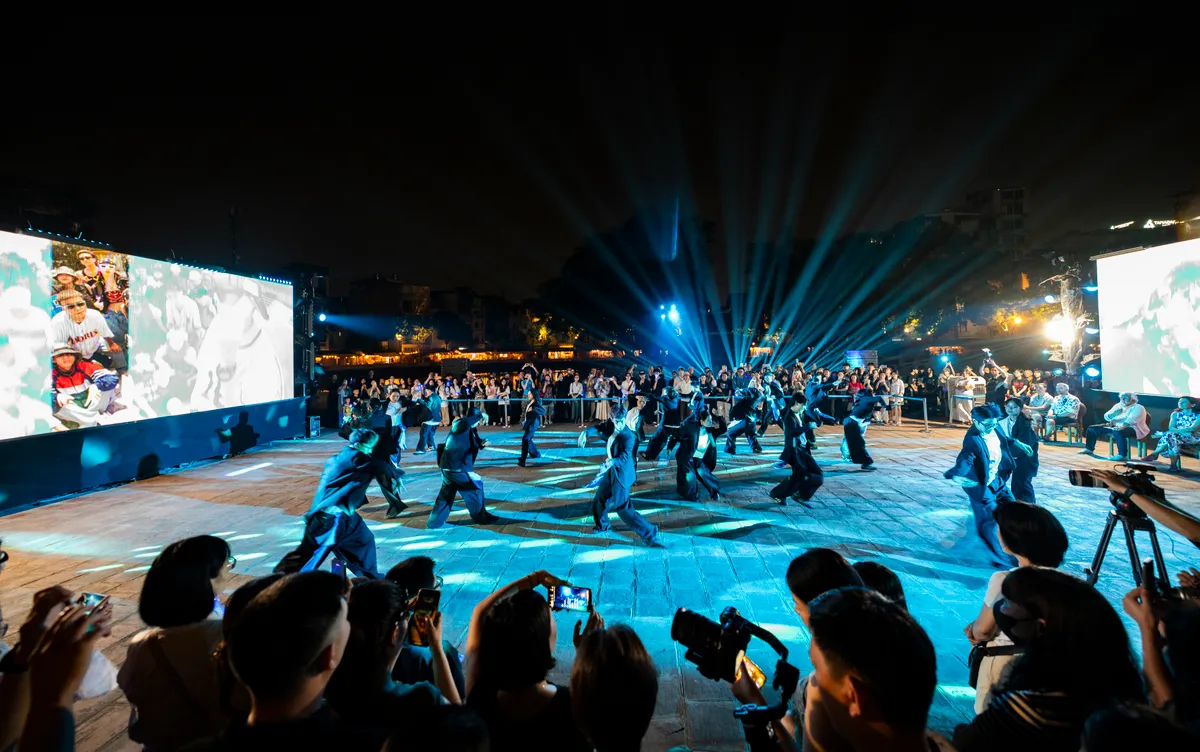 Từ vũ đạo &ldquo;Nước&rdquo;, EU v&agrave; giới trẻ Việt Nam lan tỏa th&ocirc;ng điệp xanh - Ảnh 7.