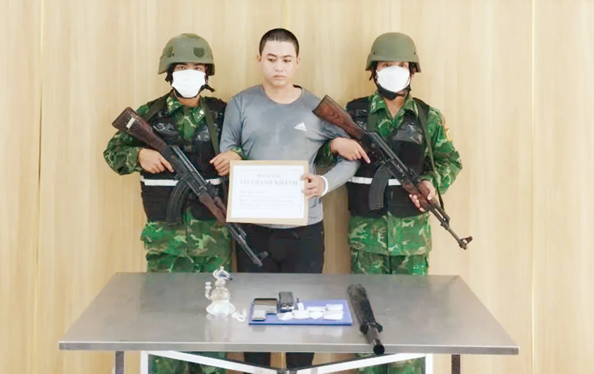 Bắt 2 đối tượng t&agrave;ng trữ ma t&uacute;y ở L&acirc;m Đồng - Ảnh 2.