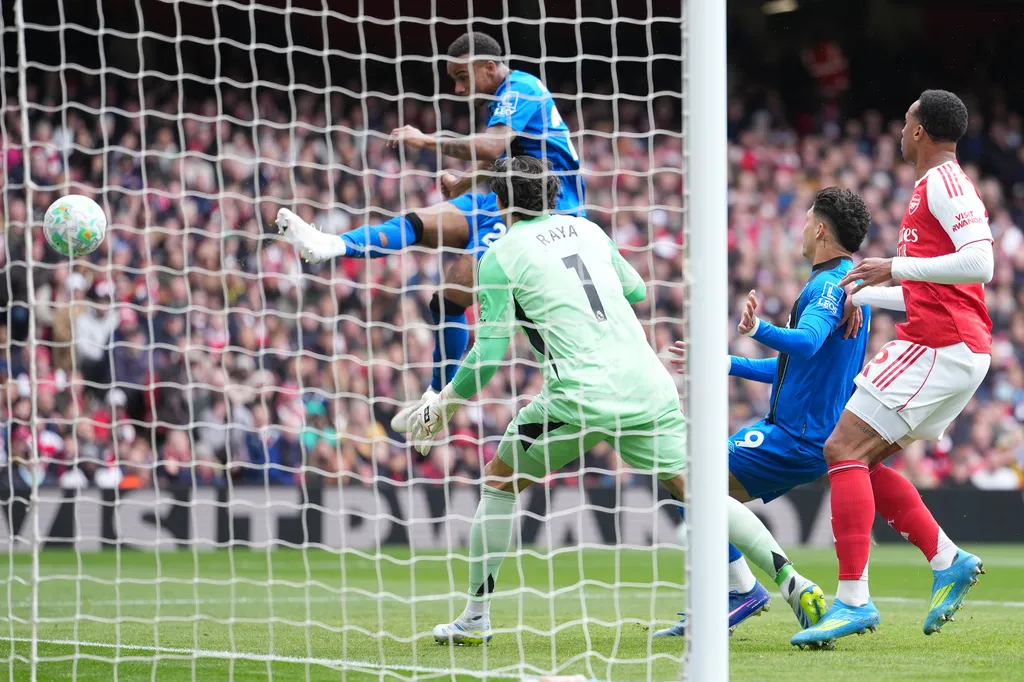 Arsenal sảy ch&acirc;n trước Bournemouth, cuộc đua v&ocirc; địch th&ecirc;m &aacute;p lực- Ảnh 1.
