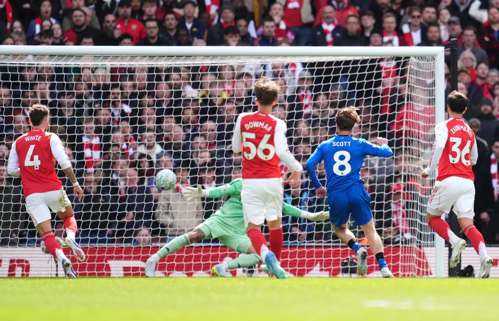 Arsenal sảy ch&acirc;n trước Bournemouth, cuộc đua v&ocirc; địch th&ecirc;m &aacute;p lực- Ảnh 3.