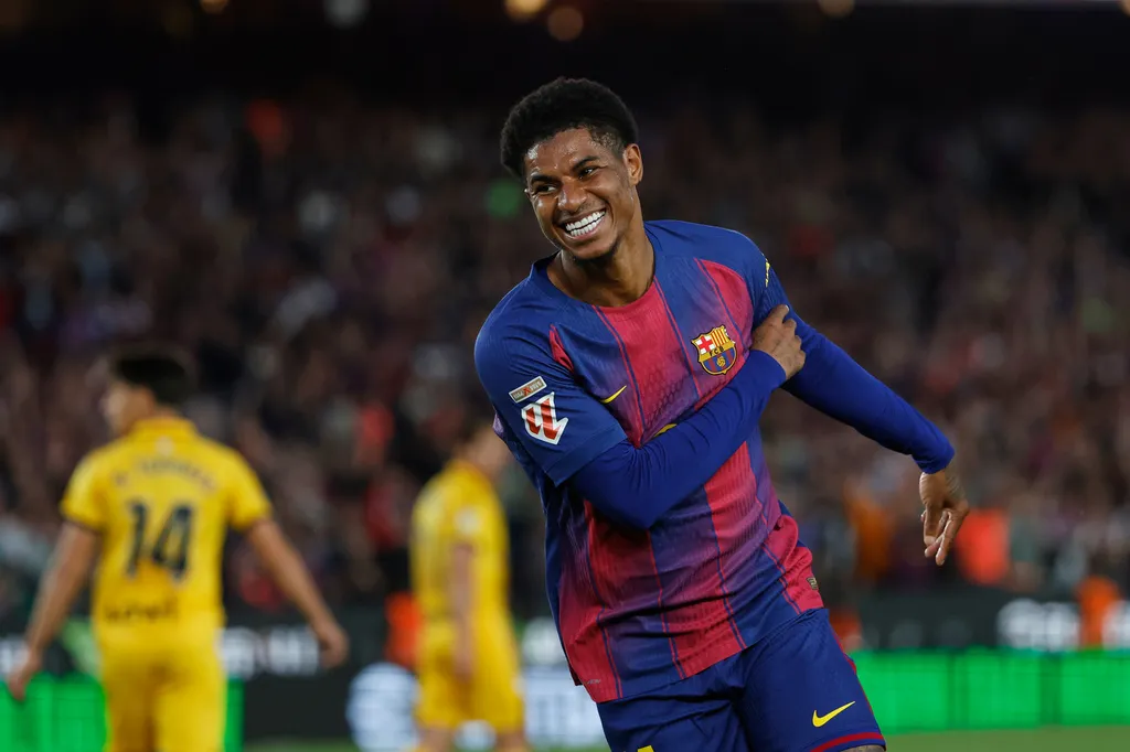 Yamal tỏa s&aacute;ng rực rỡ, Barca tiến s&aacute;t ng&ocirc;i vương La Liga- Ảnh 3.
