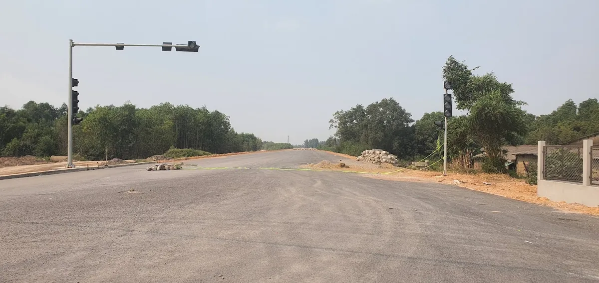 Đường kết nối s&acirc;n bay Quảng Trị đ&atilde; giải ng&acirc;n 40% vốn trong năm 2026- Ảnh 2.