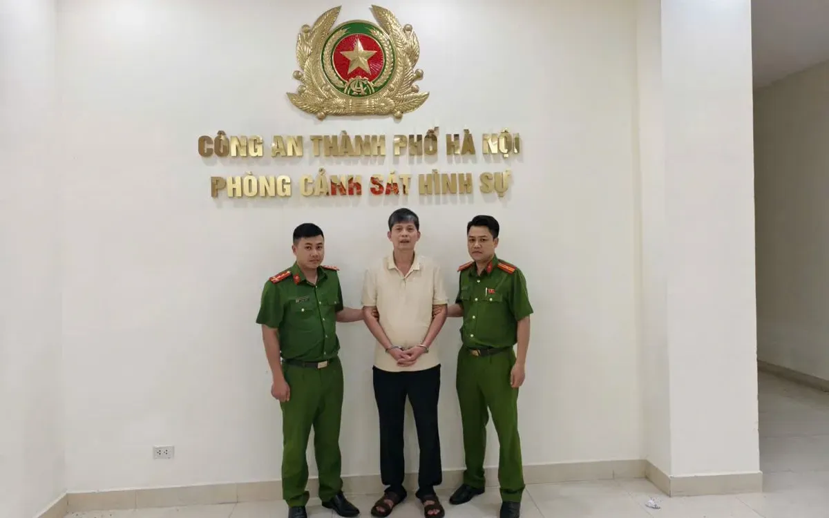 Khởi tố, tạm giam người đ&agrave;n &ocirc;ng đỗ &ocirc; t&ocirc; chắn barie chung cư Hinode- Ảnh 1.