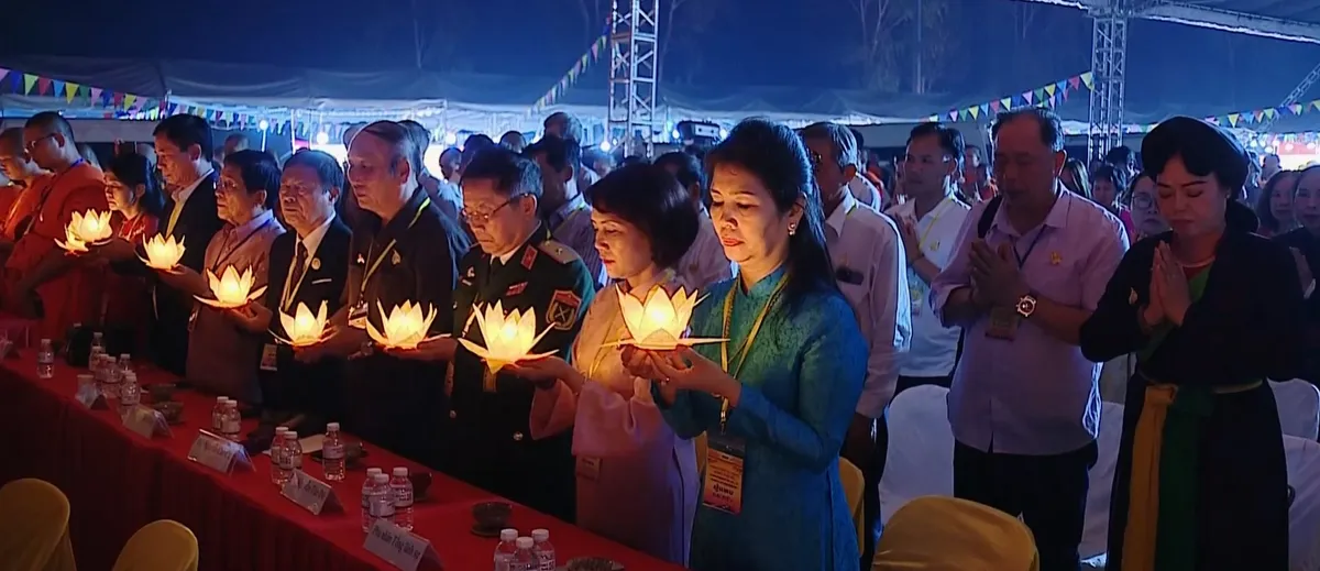 Thắp nến tri &acirc;n c&aacute;c Anh h&ugrave;ng, Liệt sĩ L&agrave;o &ndash; Việt Nam- Ảnh 6.