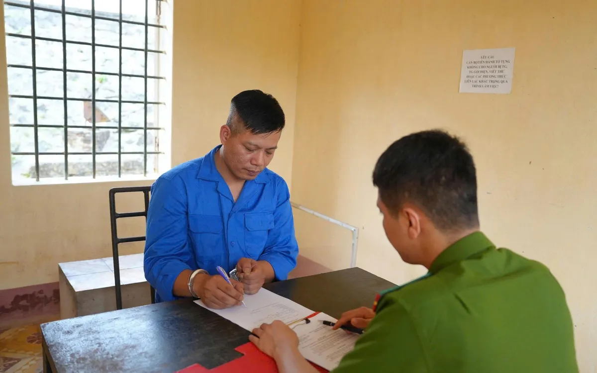 Đối tượng Bùi Toàn Thắng bị lực lượng Công an bắt giữ ngay sau khi gây án.