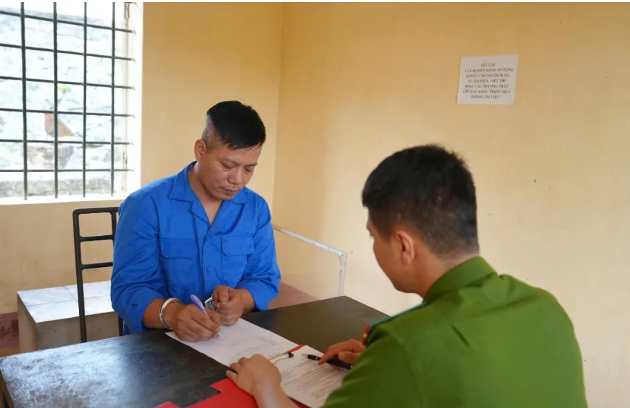 M&acirc;u thuẫn sau ly h&ocirc;n, người đ&agrave;n &ocirc;ng ch&eacute;m người, đốt nh&agrave; h&agrave;ng của vợ cũ- Ảnh 3.