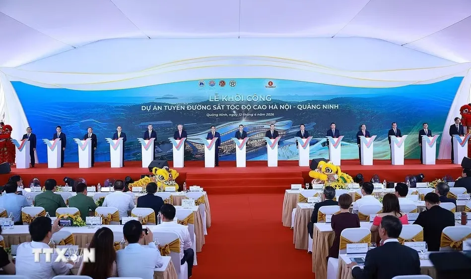 Thủ tướng thực hiện nghi thức khởi công tuyến đường sắt tốc độ cao liên vùng đầu tiên của Việt Nam - Ảnh 3.