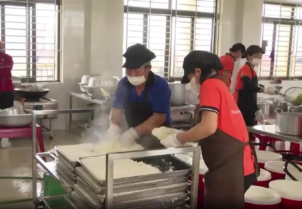 Ninh B&igrave;nh: Cần minh bạch c&aacute;c khoản thu chi suất ăn b&aacute;n tr&uacute; tại trường học - Ảnh 1.