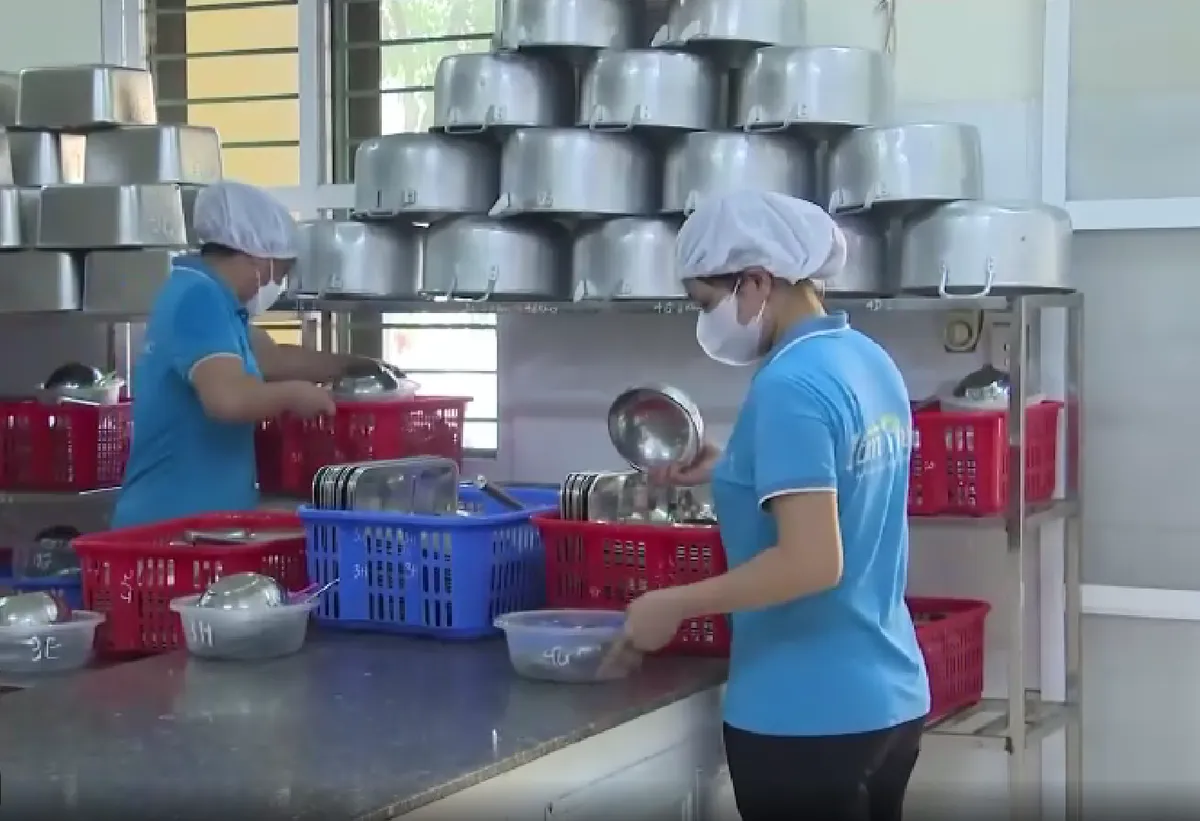 Ninh B&igrave;nh: Cần minh bạch c&aacute;c khoản thu chi suất ăn b&aacute;n tr&uacute; tại trường học - Ảnh 3.