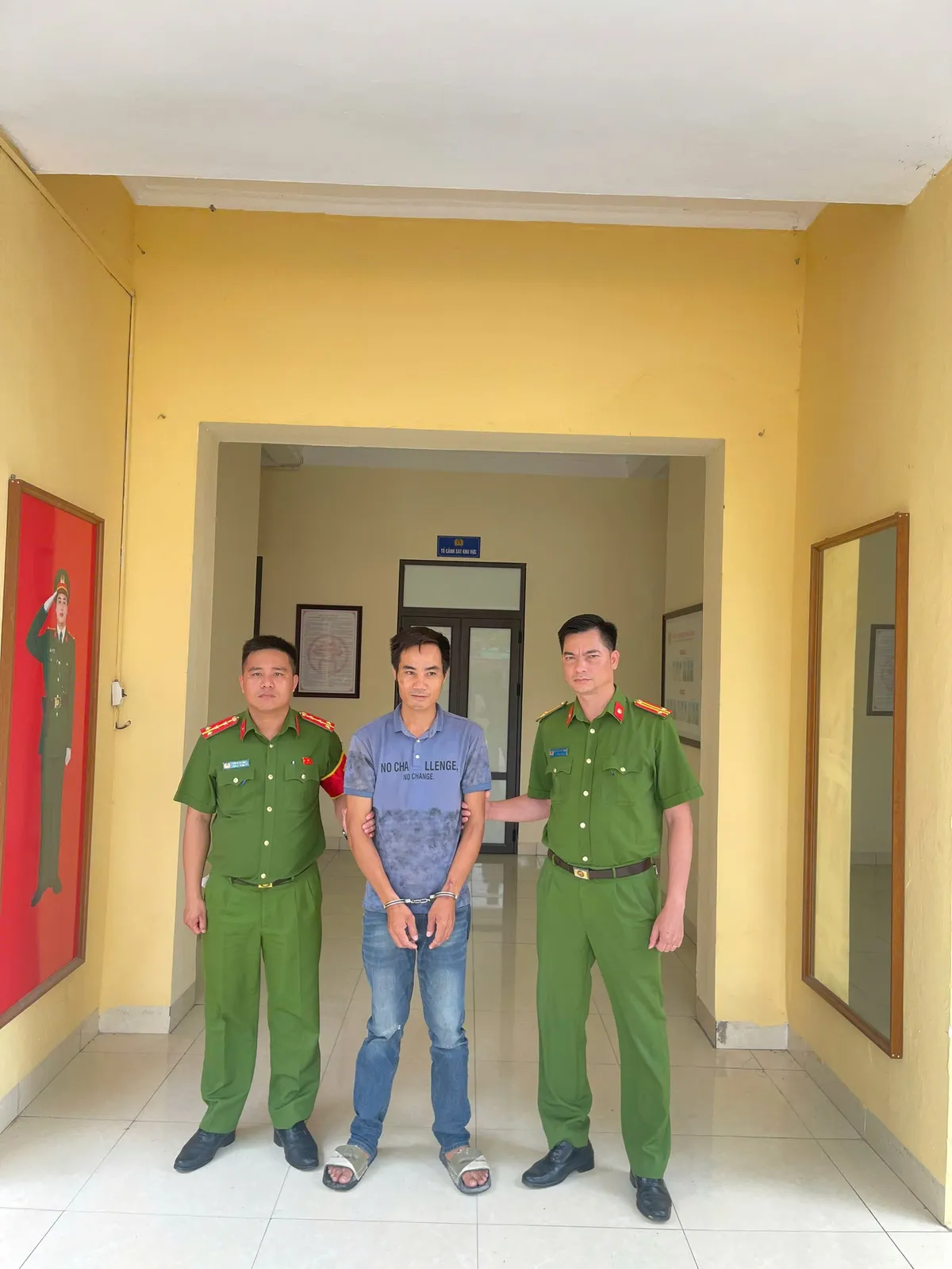 Hà Nội: Bắt giữ đối tượng truy nã đặc biệt - Ảnh 1.