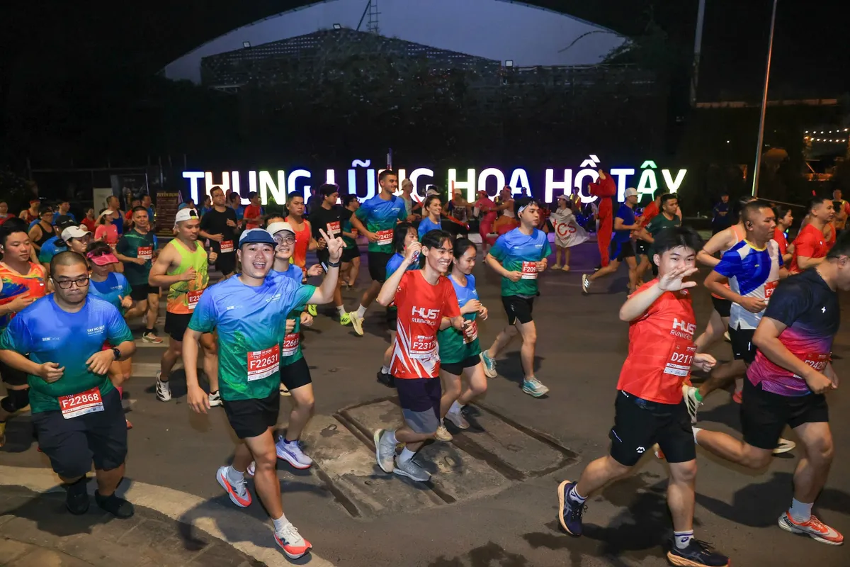 Tay Ho Half Marathon 2026: Trung Cường, Nguyễn Thị Oanh gi&agrave;nh chức v&ocirc; địch- Ảnh 3.