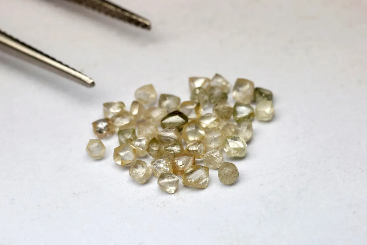 Venezuela muốn h&uacute;t lại thợ mỏ quốc tế, đối mặt nhiều rủi ro - Ảnh 1.