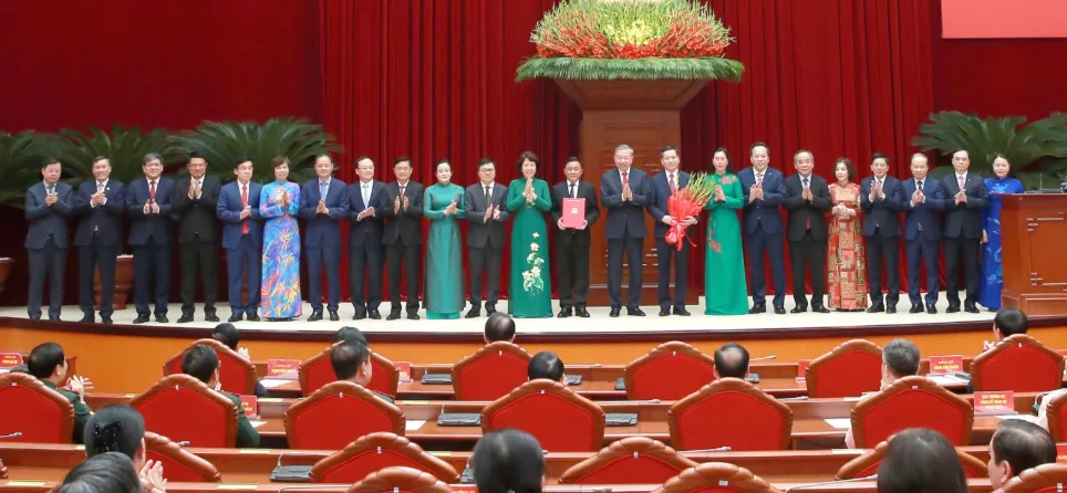 Tổng B&iacute; thư, Chủ tịch nước T&ocirc; L&acirc;m chủ tr&igrave; Hội nghị c&ocirc;ng bố c&aacute;c Quyết định của Bộ Ch&iacute;nh trị về c&ocirc;ng t&aacute;c c&aacute;n bộ - Ảnh 3.