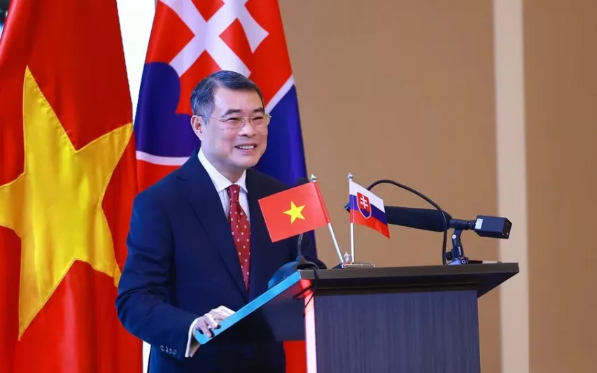 Thủ tướng Chính phủ Lê Minh Hưng phát biểu ý kiến tại Diễn đàn Doanh nghiệp Việt Nam-Slovakia. Ảnh: TTXVN