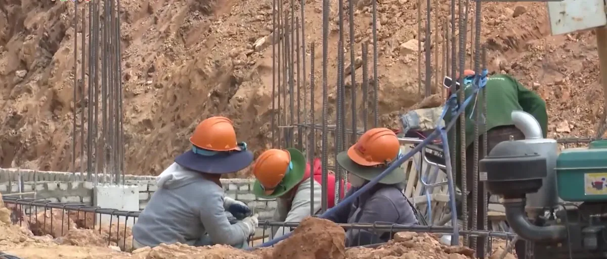 Tăng tốc thi c&ocirc;ng dự &aacute;n trường li&ecirc;n cấp v&ugrave;ng bi&ecirc;n giới- Ảnh 1.