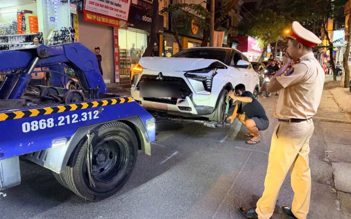 Lực lượng chức năng có mặt tại hiện trường xử lý vụ việc