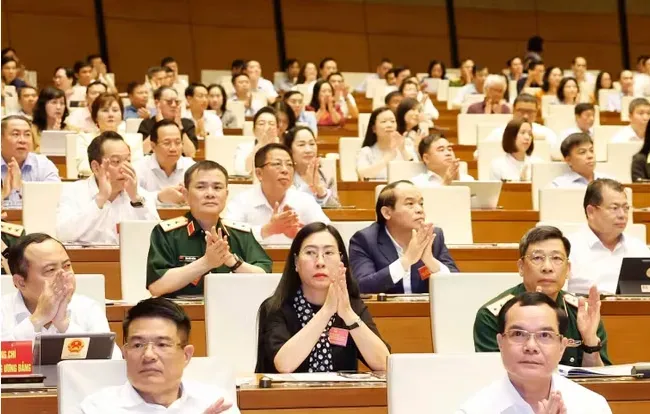 Qu&aacute;n triệt quy định về c&ocirc;ng t&aacute;c ch&iacute;nh trị, tư tưởng trong Đảng tại Hội nghị Trung ương 2- Ảnh 1.