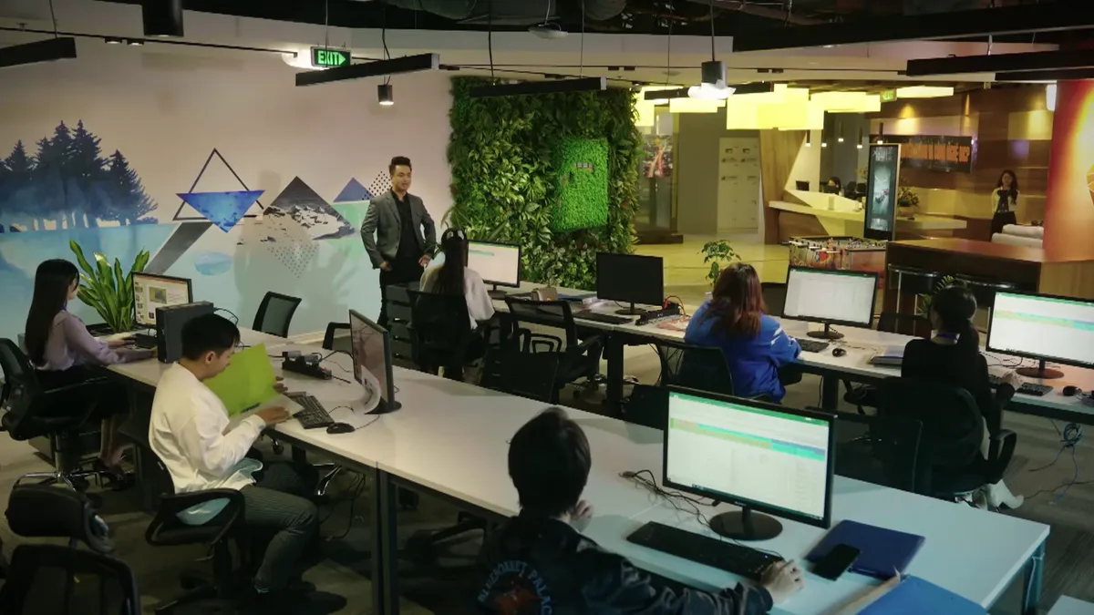 Bước ch&acirc;n v&agrave;o đời - Tập 22: Dũng nghỉ việc, Trang đơn độc đối đầu với Linh? - Ảnh 1.