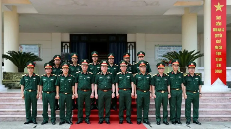 Chủ nhiệm Tổng cục Ch&iacute;nh trị Qu&acirc;n đội nh&acirc;n d&acirc;n Việt Nam, Đại tướng Nguyễn Trọng Nghĩa l&agrave;m việc với Qu&acirc;n khu 5- Ảnh 2.