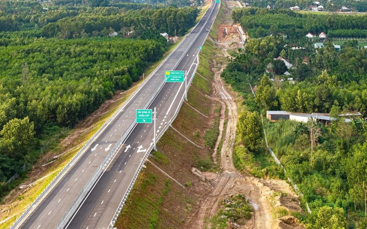 Cục Đường bộ Việt Nam đề xuất bổ sung 3 tuyến cao tốc gồm: Lạng Sơn - Thái Nguyên - Tuyên Quang - Yên Bái - Sơn La; Phan Thiết - Bảo Lộc - Gia Nghĩa và Việt Trì - Hòa Bình - Ảnh: Báo XD