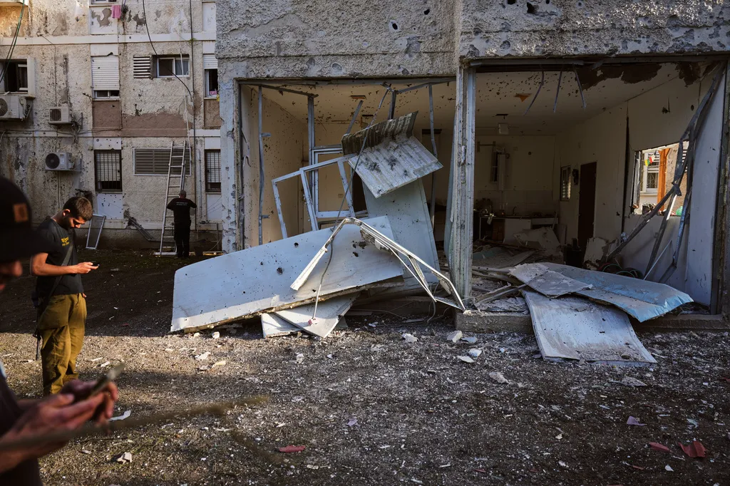 Israel đẩy mạnh tấn c&ocirc;ng v&agrave;o thị trấn bi&ecirc;n giới Lebanon trước thềm đ&agrave;m ph&aacute;n  - Ảnh 1.