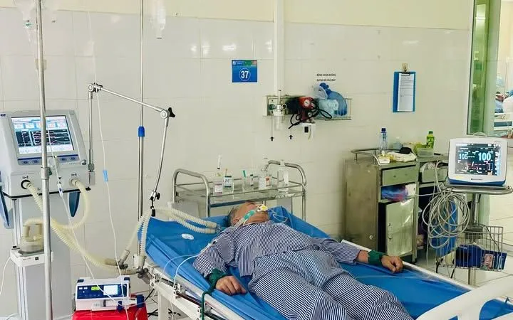 Bệnh nhân mắc uốn ván được theo dõi tại bệnh viện. Ảnh: BVCC