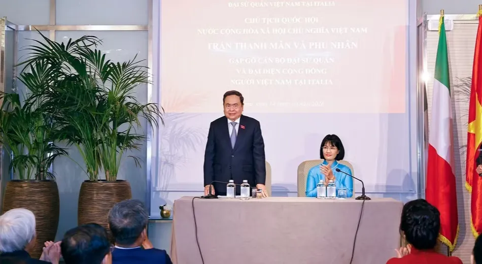 Chủ tịch Quốc hội Trần Thanh Mẫn gặp gỡ cộng đồng người Việt Nam tại Italy - Ảnh 3.
