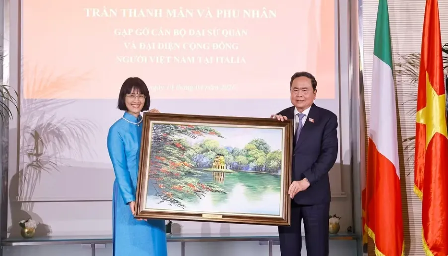 Chủ tịch Quốc hội Trần Thanh Mẫn gặp gỡ cộng đồng người Việt Nam tại Italy - Ảnh 4.