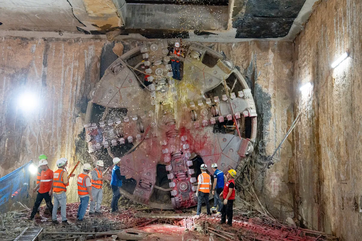 Máy đào hầm về đích, hoàn thành khoan hầm metro Nhổn – ga Hà Nội- Ảnh 1. Máy đào hầm về đích, hoàn thành khoan hầm metro Nhổn – ga Hà Nội- Ảnh 1.