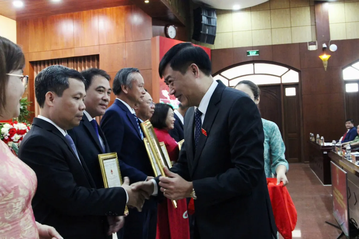 Đà Nẵng hoàn thành kiện toàn nhân sự lãnh đạo chủ chốt nhiệm kỳ 2026 – 2031- Ảnh 3. Đà Nẵng hoàn thành kiện toàn nhân sự lãnh đạo chủ chốt nhiệm kỳ 2026 – 2031- Ảnh 3.