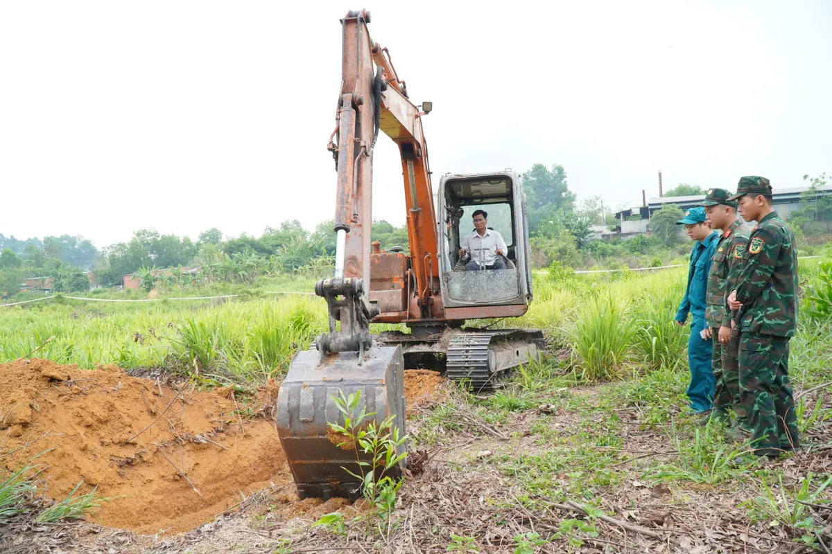 Bộ Tư lệnh TP Hồ Ch&iacute; Minh động thổ t&igrave;m kiếm, quy tập h&agrave;i cốt liệt sĩ tại Suối B&ocirc;ng Trang- Ảnh 1.